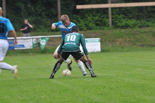 乐鱼体育官网下载-球队是否因场上球员触球次数分布调整战术重心,球员击球后可触及球网全长